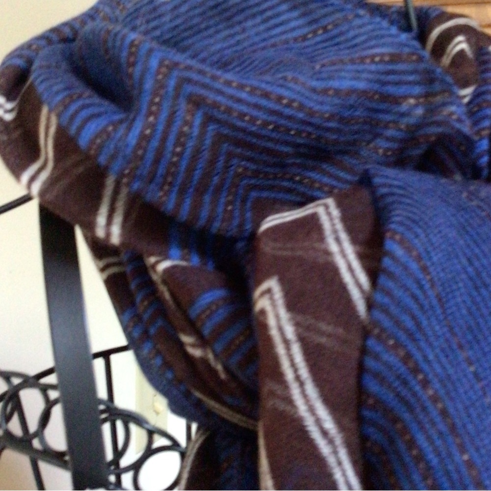 Superwool scarf, made in Italy 72”x31” - Picture 3 of 5